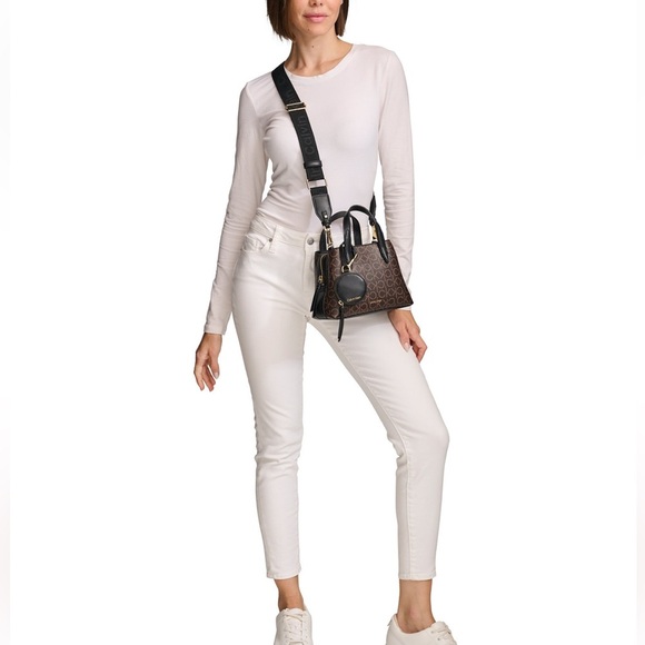 New CALVIN KLEIN Millie Signature Triple Compartment Crossbody - Picture 3 of 11